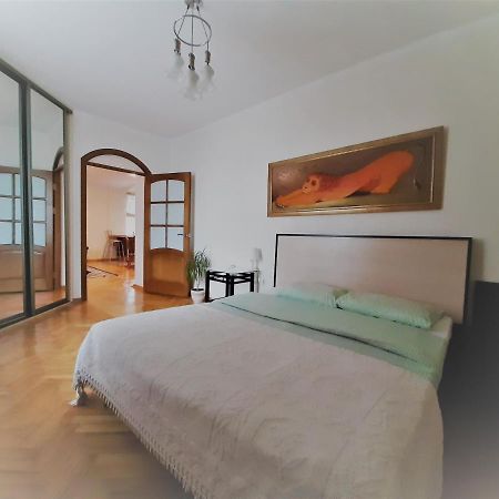 Apartment On Myasnikova 34 Minsk Exterior photo